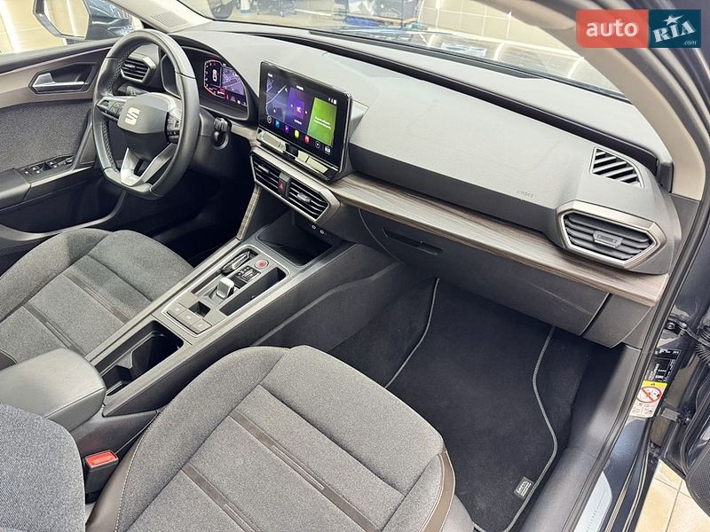 Универсал SEAT Leon 2023 в Буче
