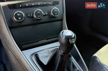 Хэтчбек SEAT Leon 2015 в Киеве