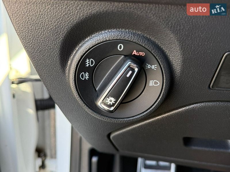 Хэтчбек SEAT Leon 2015 в Киеве
