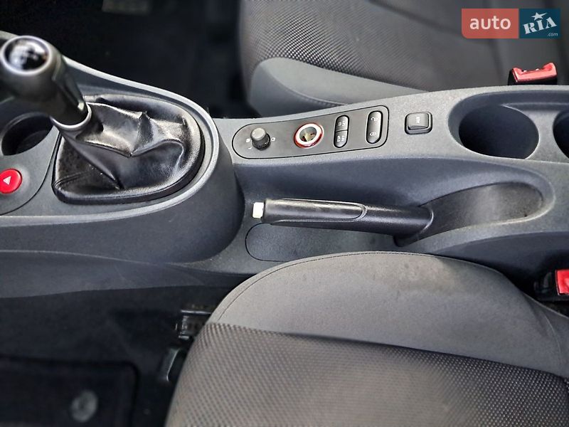 Хэтчбек SEAT Leon 2008 в Бучаче