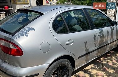 Хэтчбек SEAT Leon 2001 в Волочиске