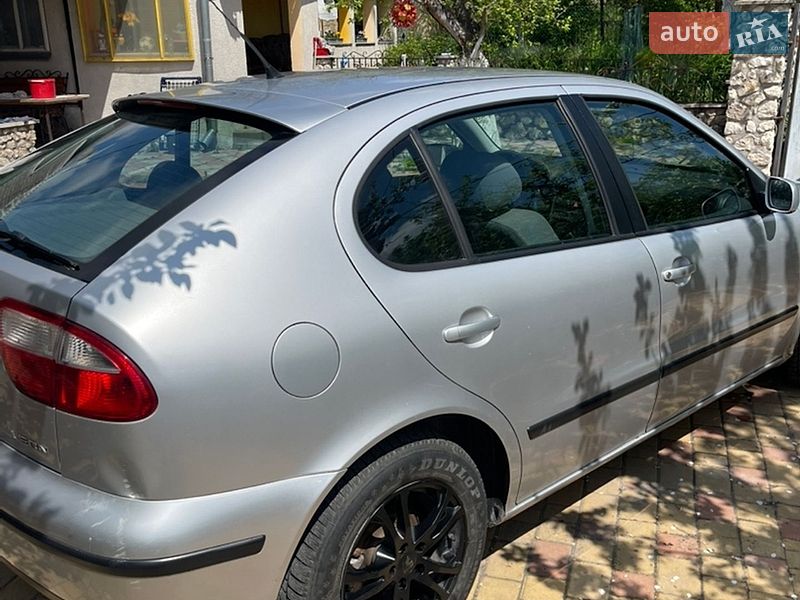 Хэтчбек SEAT Leon 2001 в Волочиске