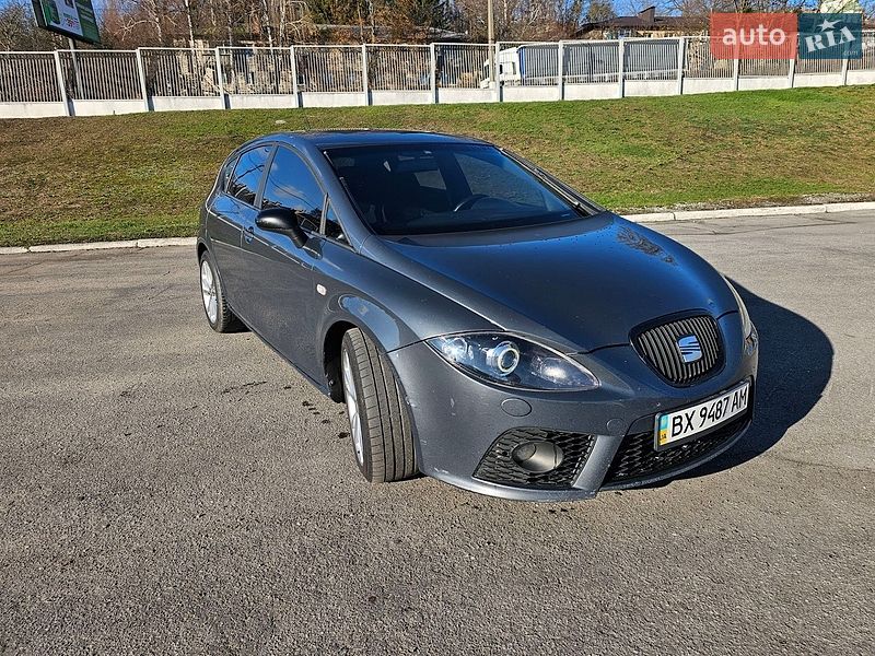 Хэтчбек SEAT Leon 2007 в Обухове