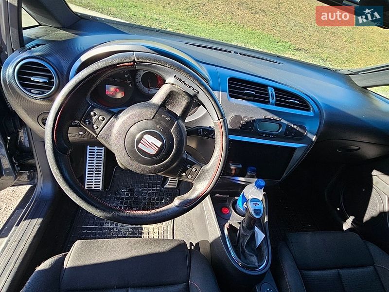 Хэтчбек SEAT Leon 2007 в Обухове