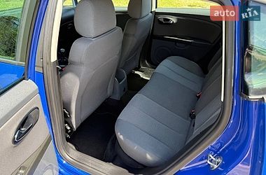 Хэтчбек SEAT Leon 2006 в Кропивницком