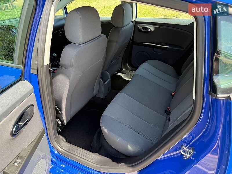 Хэтчбек SEAT Leon 2006 в Кропивницком