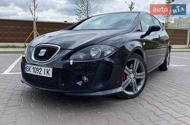Хэтчбек SEAT Leon 2009 в Киеве