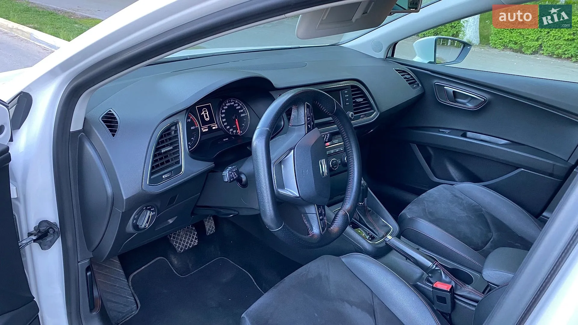 2015 SEAT Leon - мініатюра 9