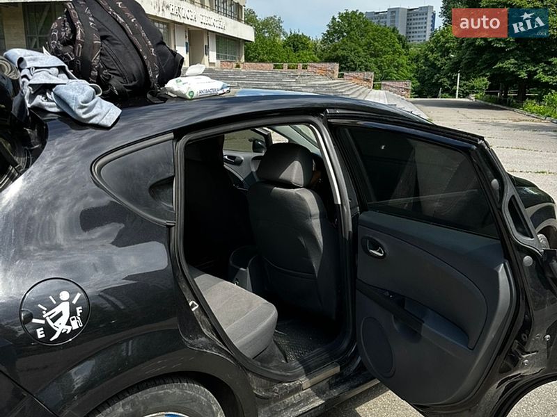 Хетчбек SEAT Leon 2006 в Дніпрі
