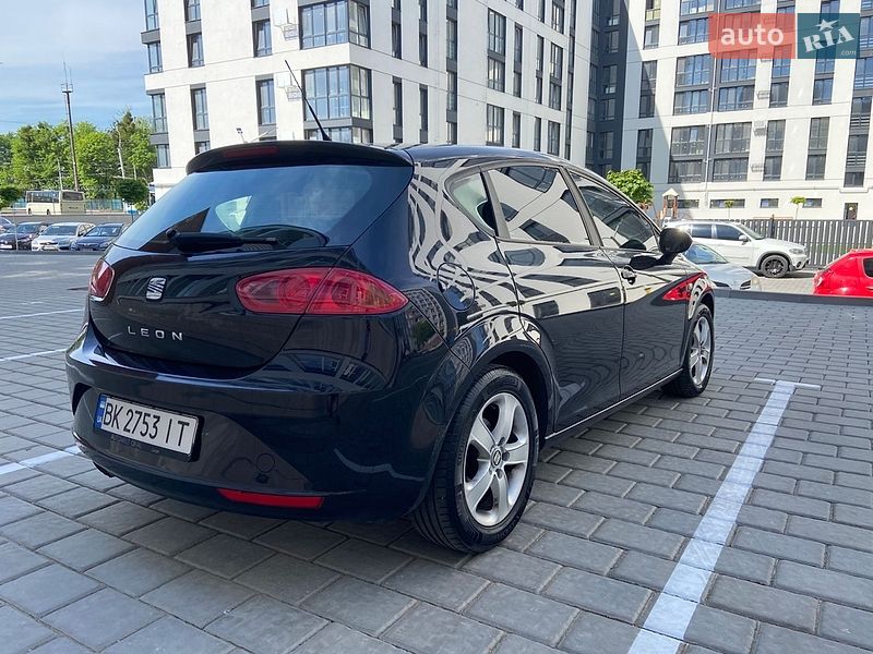 Хэтчбек SEAT Leon 2009 в Ровно