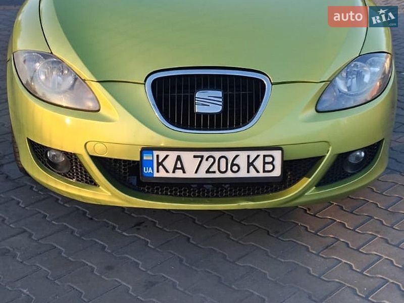 Хэтчбек SEAT Leon 2008 в Киеве