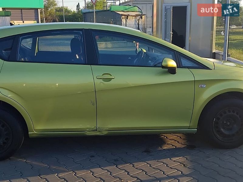 Хэтчбек SEAT Leon 2008 в Киеве