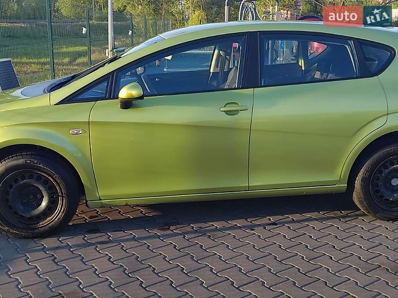 Хэтчбек SEAT Leon 2008 в Киеве