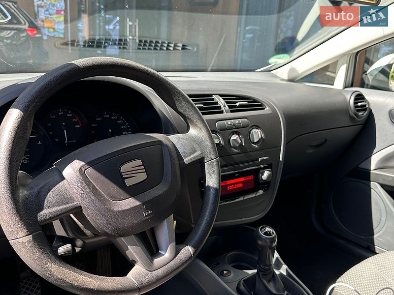 Хэтчбек SEAT Leon 2009 в Ивано-Франковске