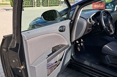 Хетчбек SEAT Leon 2011 в Чернівцях
