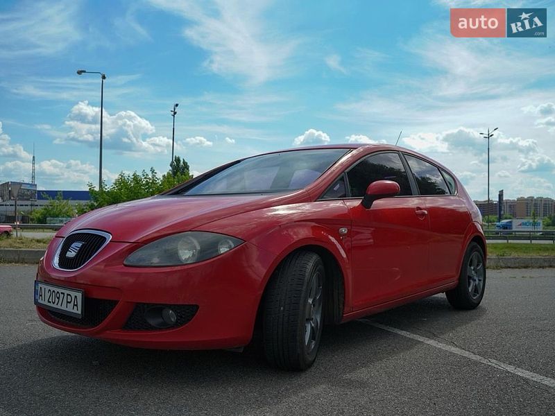 Хэтчбек SEAT Leon 2008 в Киеве
