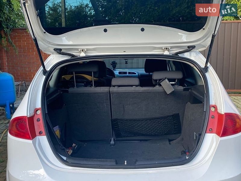 Хетчбек SEAT Leon 2011 в Києві