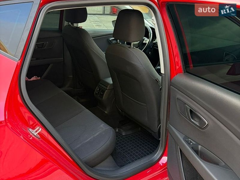 Хэтчбек SEAT Leon 2016 в Киеве