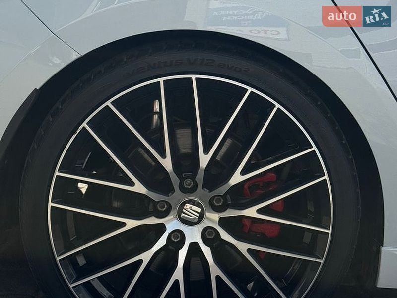 Універсал SEAT Leon 2015 в Луцьку