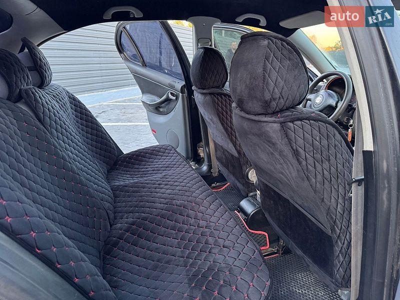 Хетчбек SEAT Leon 2000 в Кам'янець-Подільському