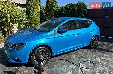 Хэтчбек SEAT Leon 2015 в Днепре