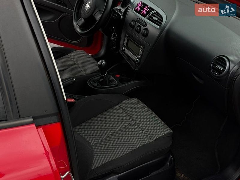 Хетчбек SEAT Leon 2008 в Житомирі