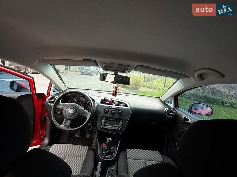 Хетчбек SEAT Leon 2008 в Житомирі