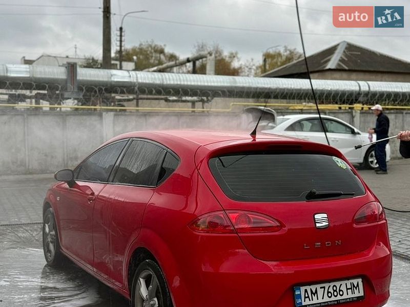Хетчбек SEAT Leon 2008 в Житомирі