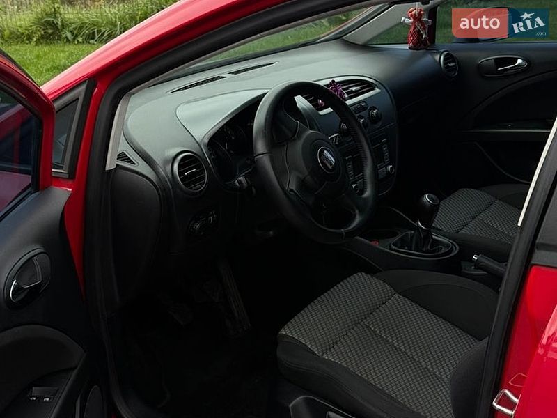 Хетчбек SEAT Leon 2008 в Житомирі