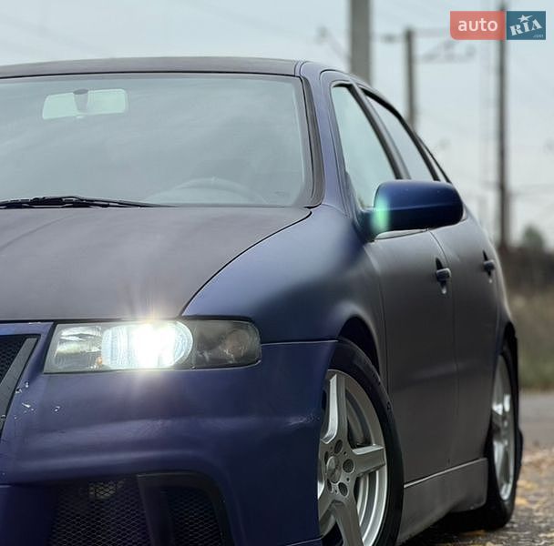 Хэтчбек SEAT Leon 2000 в Киеве