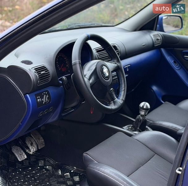 Хэтчбек SEAT Leon 2000 в Киеве