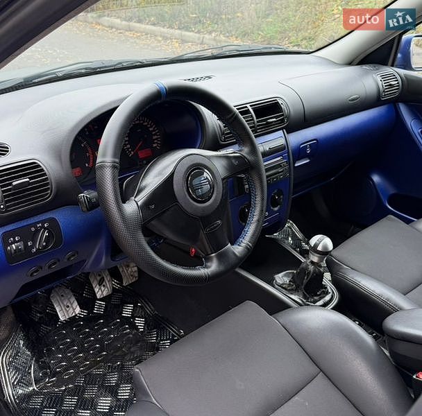 Хэтчбек SEAT Leon 2000 в Киеве