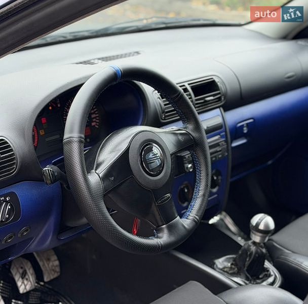 Хэтчбек SEAT Leon 2000 в Киеве