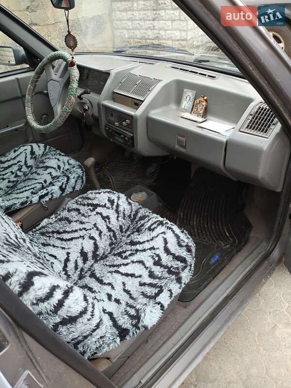 Седан SEAT Malaga 1990 в Ровно