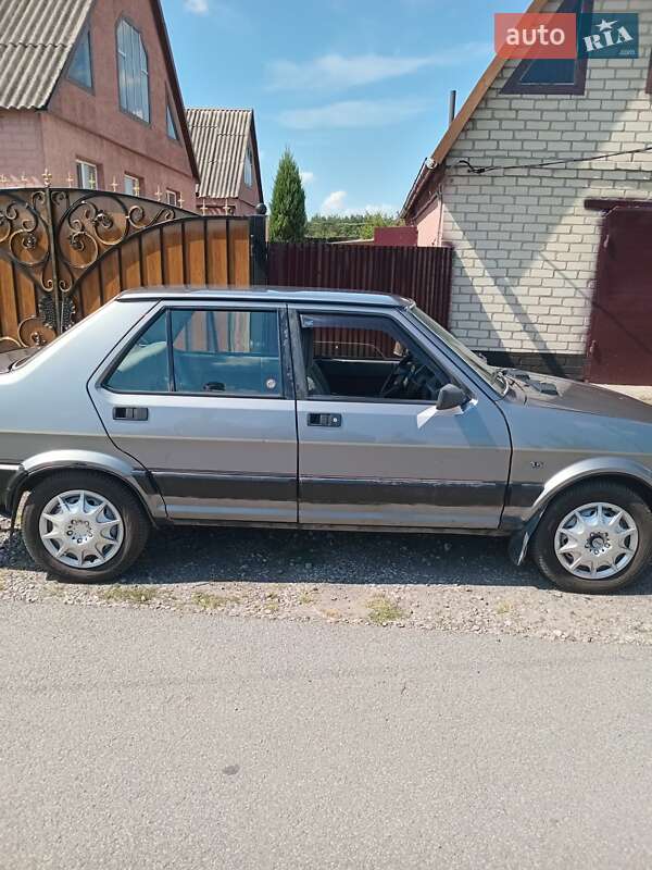Седан SEAT Malaga 1988 в Дніпрі