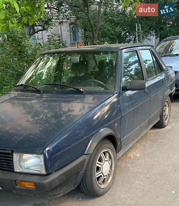 Седан SEAT Malaga 1991 в Києві