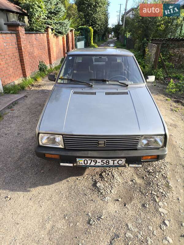 Седан SEAT Malaga 1990 в Львові фото Седан SEAT Malaga 1990 в Львові