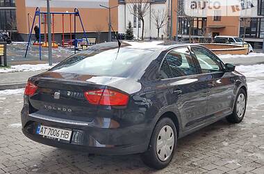 Хэтчбек SEAT Toledo 2013 в 