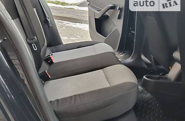 Хэтчбек SEAT Toledo 2013 в 