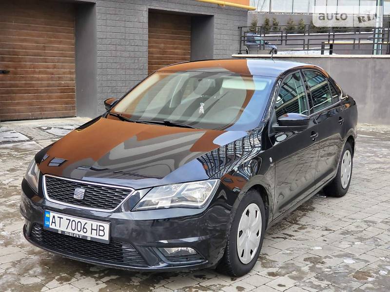 Хэтчбек SEAT Toledo 2013 в 
