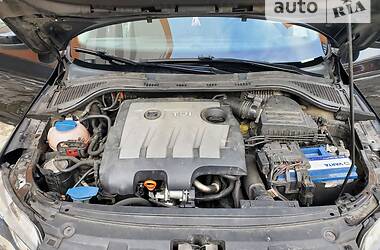 Хэтчбек SEAT Toledo 2013 в 