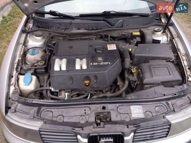 Седан SEAT Toledo 2004 в Мирополі