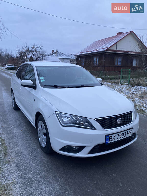 Хэтчбек SEAT Toledo 2013 в Остроге