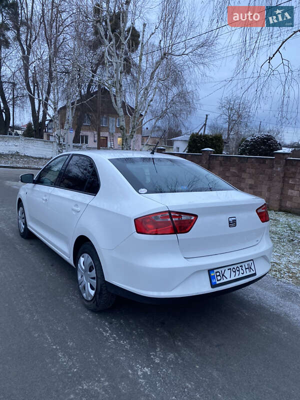 Хэтчбек SEAT Toledo 2013 в Остроге