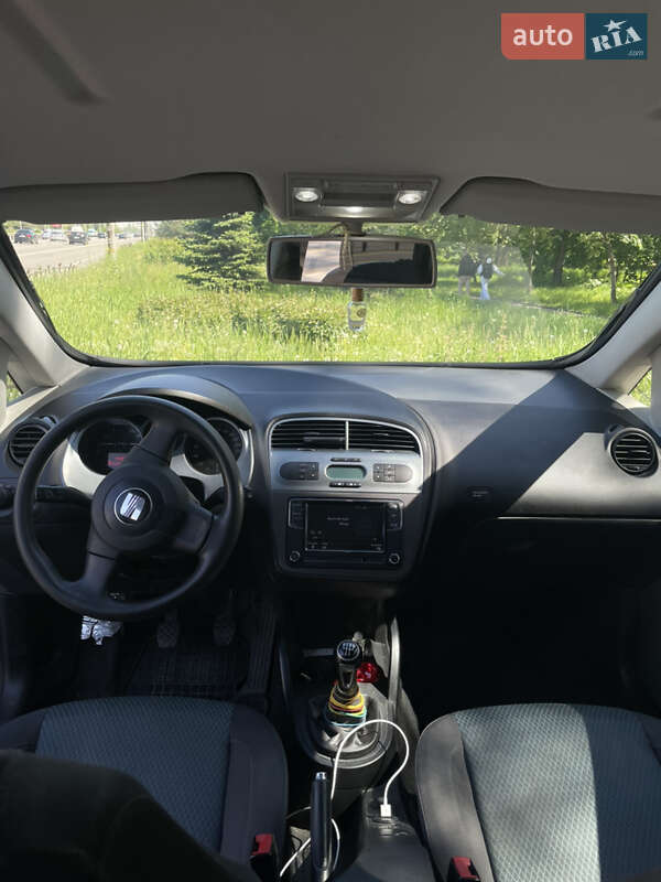 Хэтчбек SEAT Toledo 2008 в Киеве