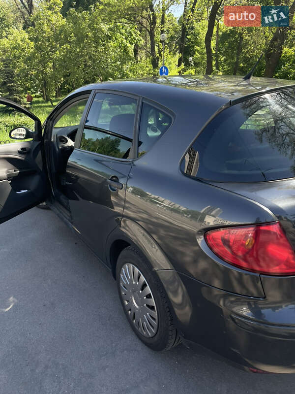 Хэтчбек SEAT Toledo 2008 в Киеве