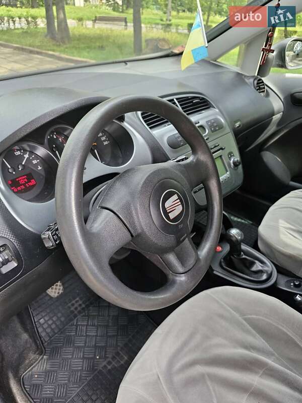 Хэтчбек SEAT Toledo 2008 в Калуше