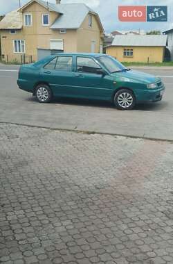 Седан SEAT Toledo 1996 в Брошневі-Облозі