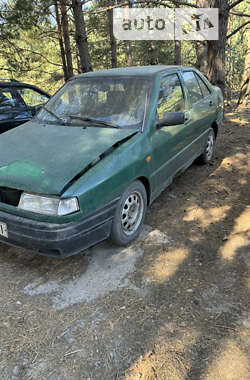 Седан SEAT Toledo 1995 в Десне