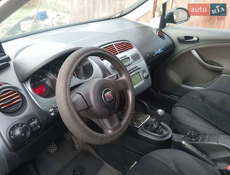 Хетчбек SEAT Toledo 2008 в Корюківці